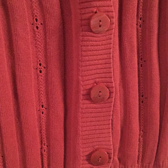 Red v-neck sweater - Picture 2 of 3